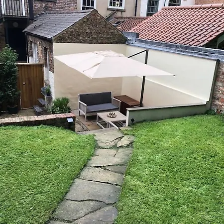 Garden House يورك